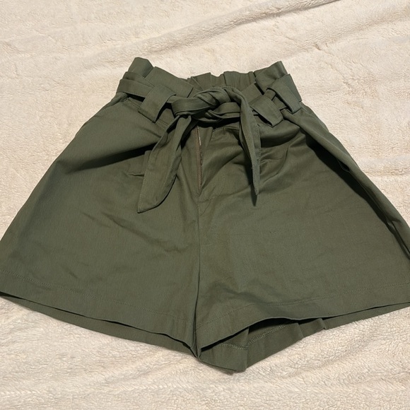 Lush Size Medium Olive Short - Picture 3 of 3